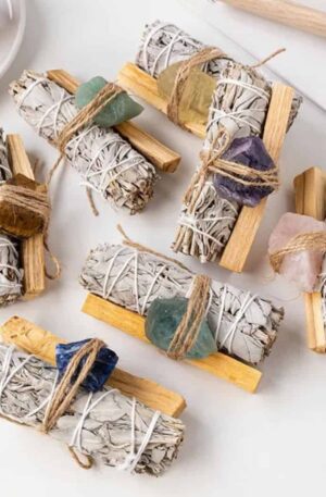 Trio Sauge Blanche, Palo Santo et Pierres Naturelles : Rituel de Purification et d’Énergie